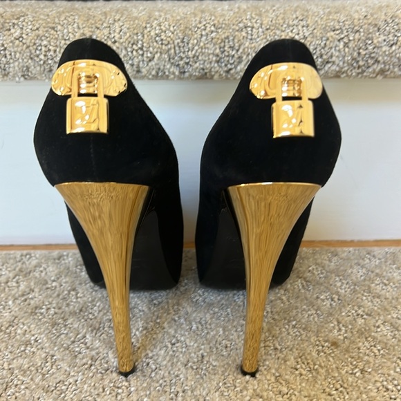 Louis Vuitton Black Suede Platform Heel with Key/Lock - Picture 3 of 8